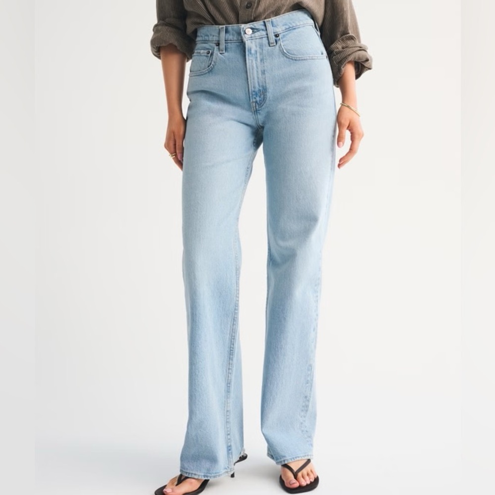 Abercrombie High Rise 90s Relaxed Jean light wash 27LONG - Picture 2 of 9